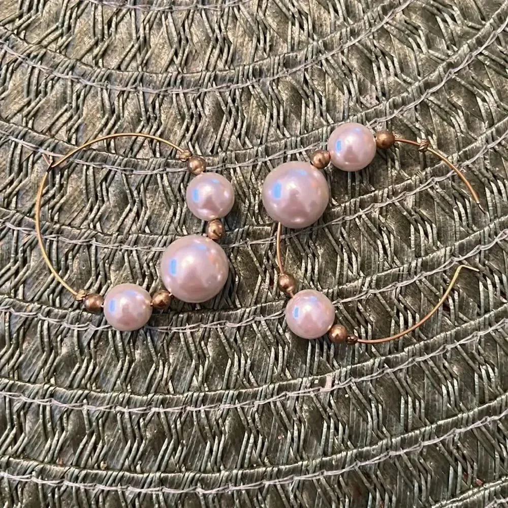 6 pair vintage faux pearl and gold colored earrings EVC